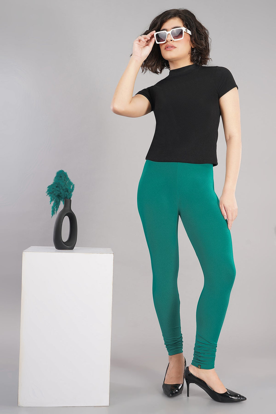 Shruthi Stretch Churidar Leggings || RAMA GREEN